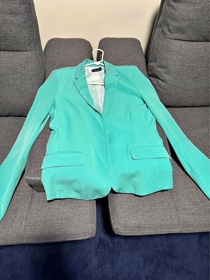 Women’s clothing (if the ad is up it’s available)