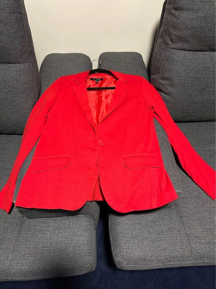 Women’s clothing (if the ad is up it’s available) - photo 2