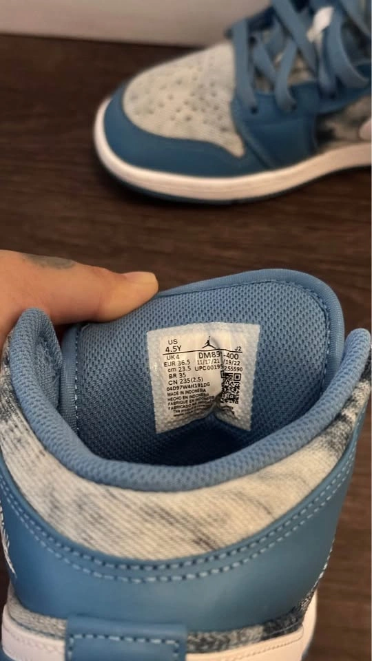 Air Jordan 1 Mid SE GS 'Washed Denim' - photo 2