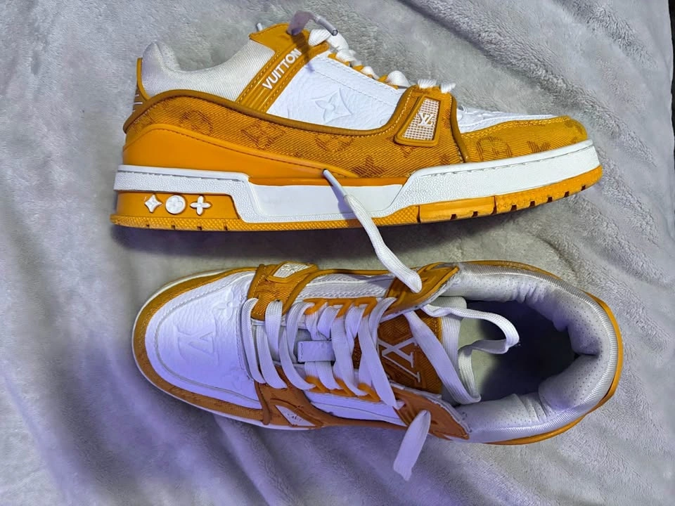 Lv Trainer Sneakers