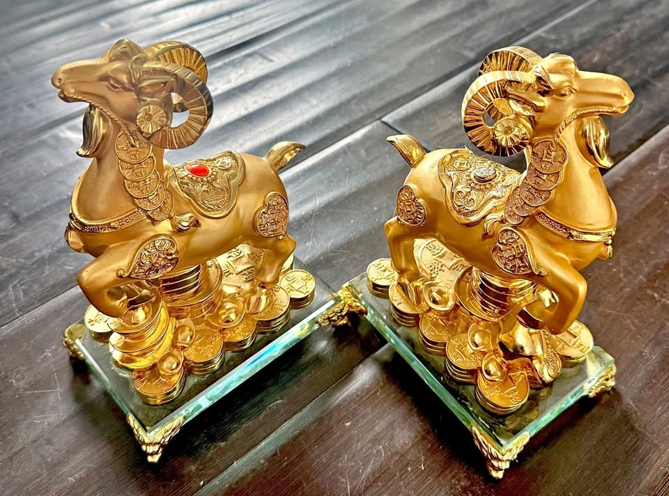 Pair of Golden Feng Shui Wealth Ram / Goat Statues 🐐✨