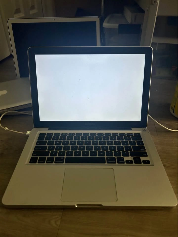 6x MacBook/iPad lot (For Parts/Repair) - photo 4