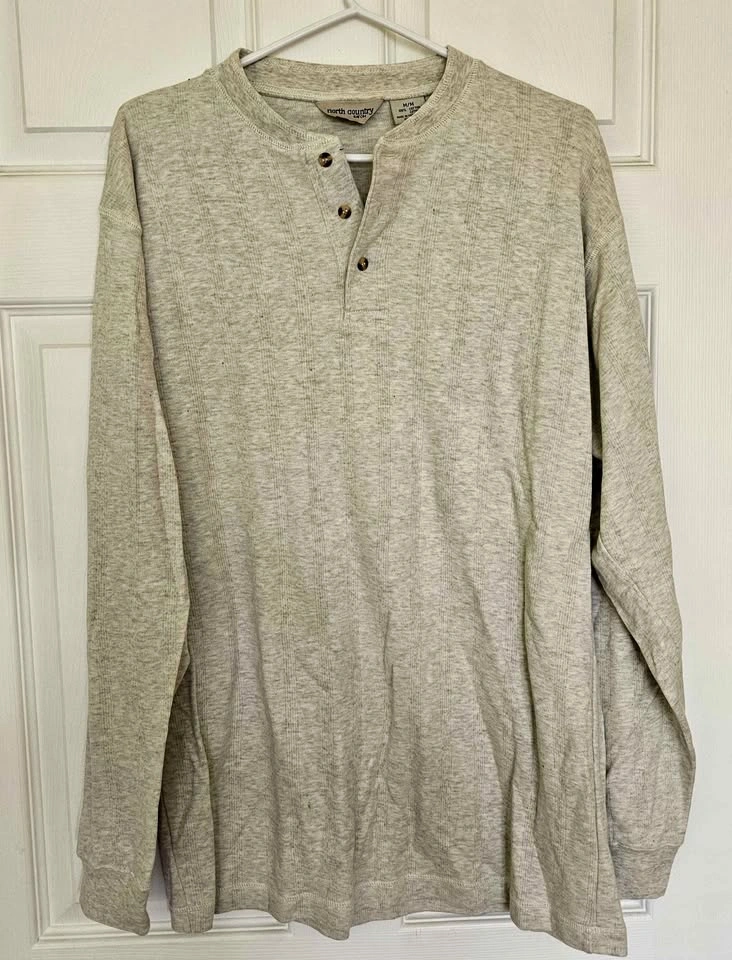 Vintage North Country Eaton's Men's 100% Cotton Henley Shirt - S