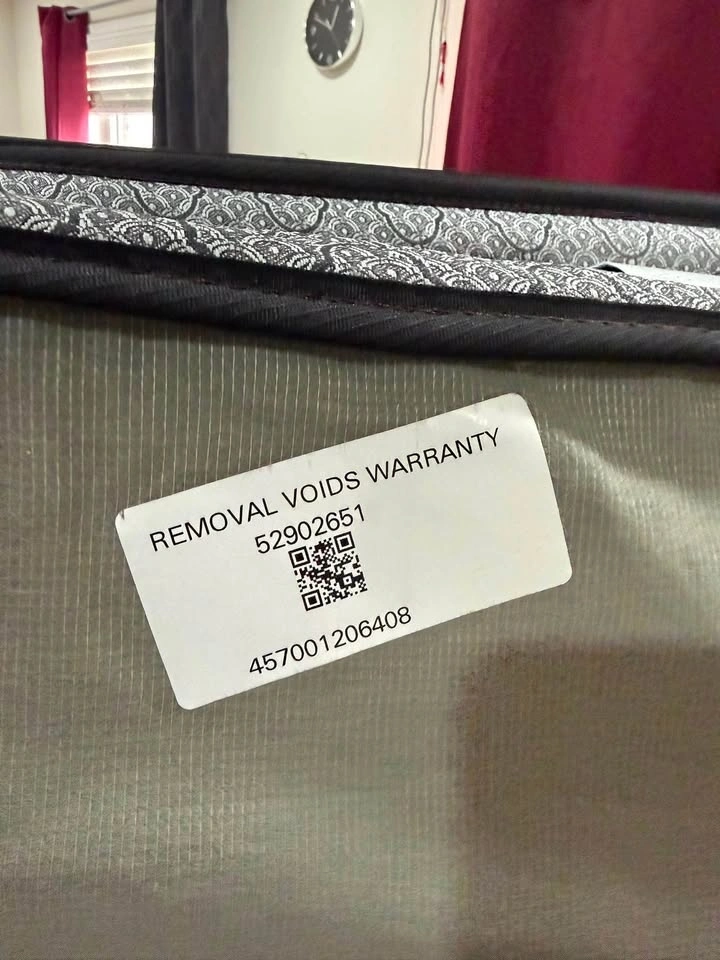 Sealy Matress Queen Size - photo 2