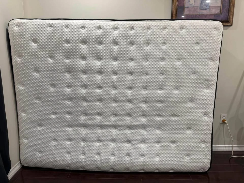 Sealy Matress Queen Size - photo 3