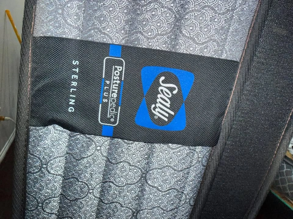 Sealy Matress Queen Size - photo 5
