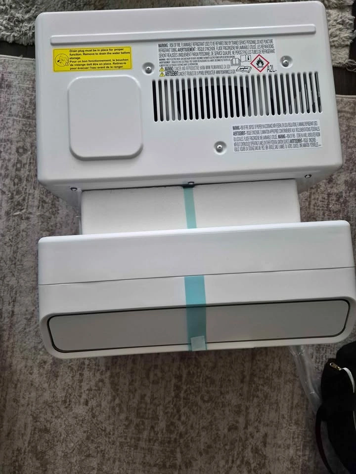 Midea 10,000 BTU U-Shaped Smart Inverter Window AC – Never Used - photo 5