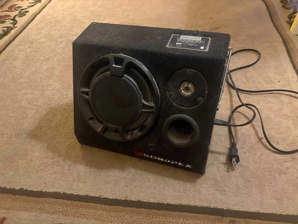 Sondpex Small/Portable Amplifier/Speaker