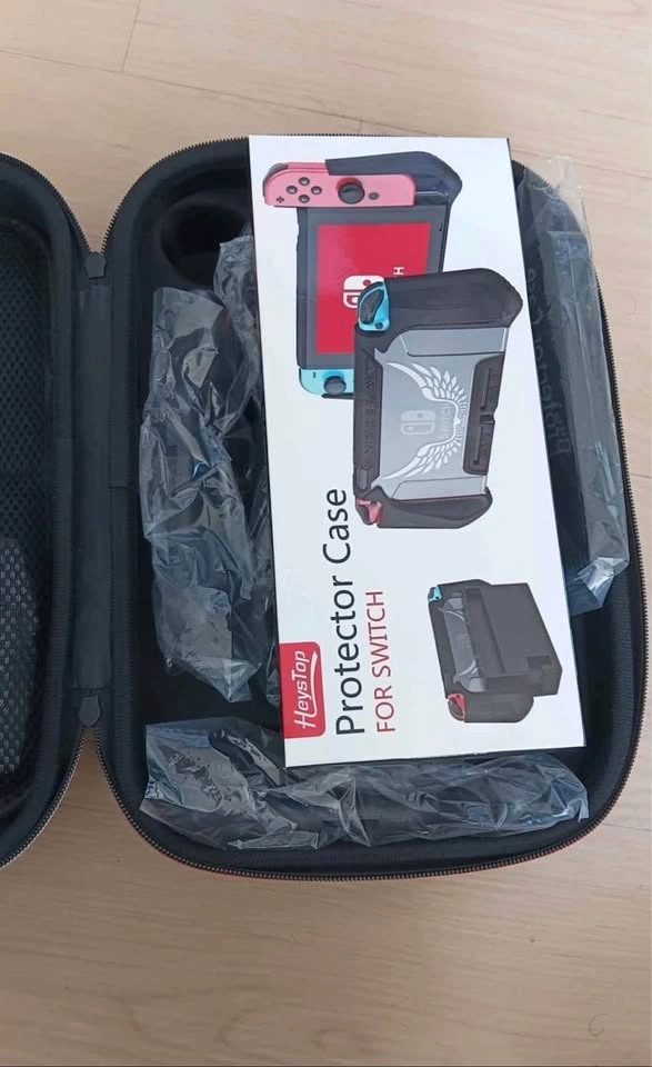 HeysTop & Dobe Nintendo Switch Protector Case and Grip Bundle - photo 2