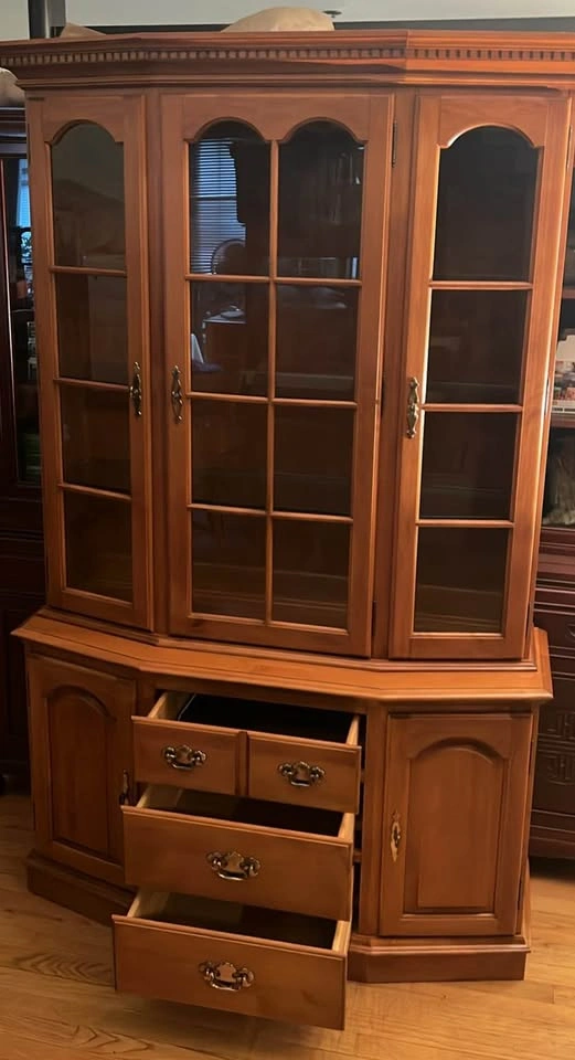 Roxton Solid Maple China Cabinet / Buffet & Hutch - photo 4