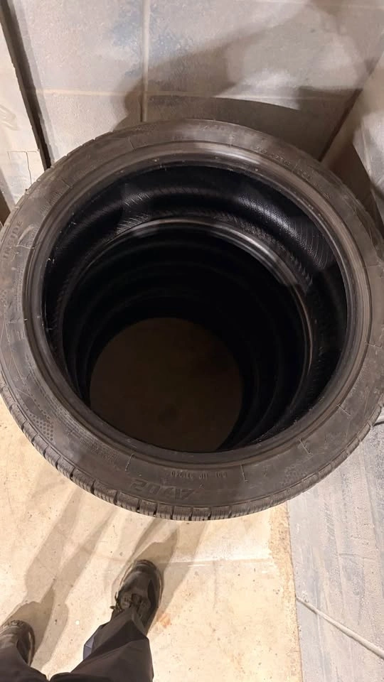 Set of 4 Winter Tires - 215/45R18 - Great Condition - photo 2