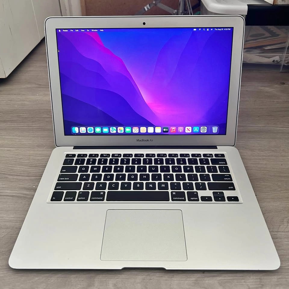 2015 MacBook Air 13” (i5/4GB/256GB)