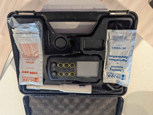Hanna HI9813-6 Portable pH/EC/TDS/Temp Meter - CAL Check - photo 2