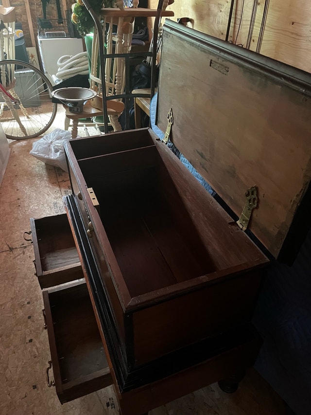 Vintage Wood Chest - photo 3