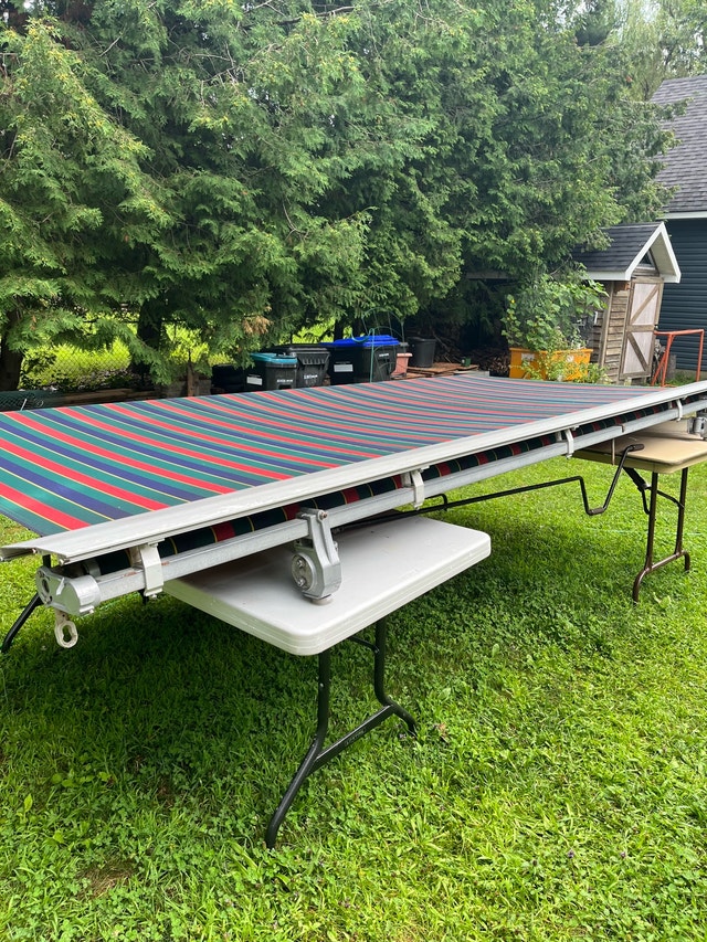 Retractable Heavy Duty Aluminum Awning - photo 2