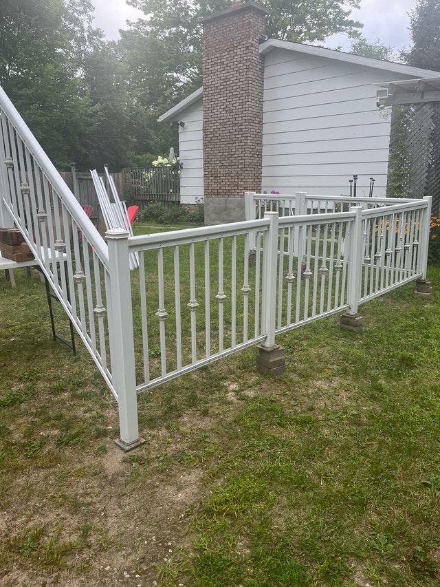 Aluminum railing