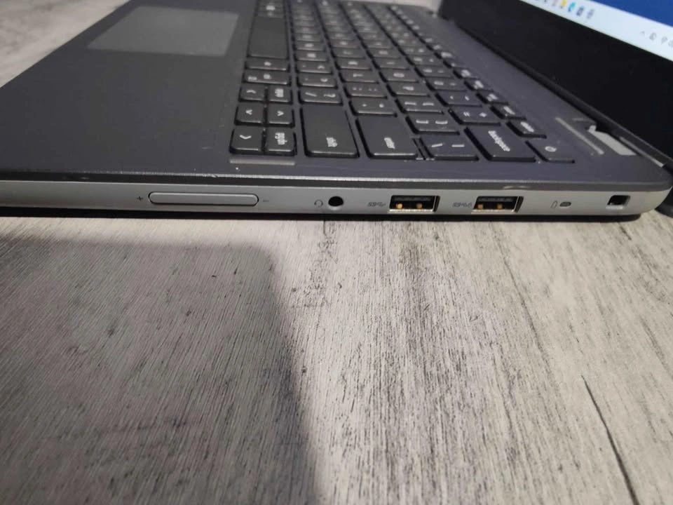 Dell laptop touchscreen rugged heavy duty Windows 11 - photo 2