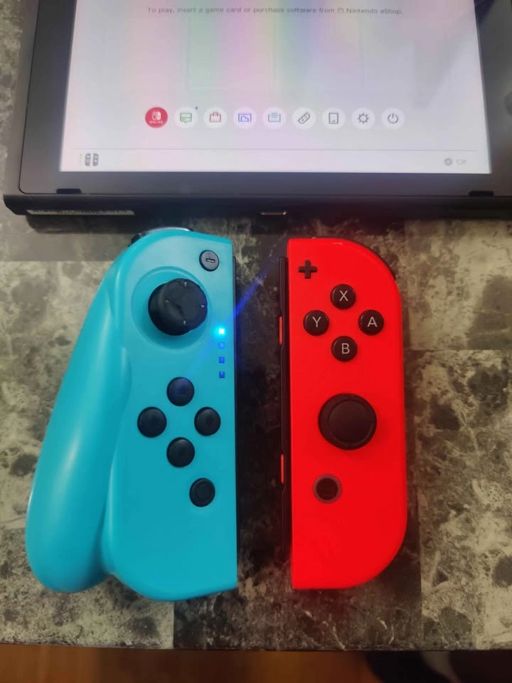 Nintendo switch console - photo 2