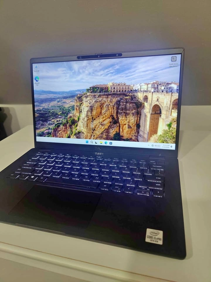 Dell i5 10th Gen TOUCHSCREEN 8GB RAM 256GB SSD Windows 11