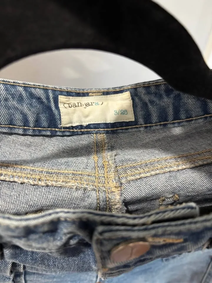 Great quality slightly baggy wide leg medium wash mid rise jeans - photo 3