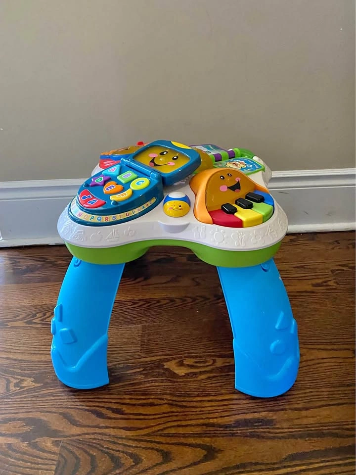 Fisher-Price Laugh & Learn Around the Town Learning Table