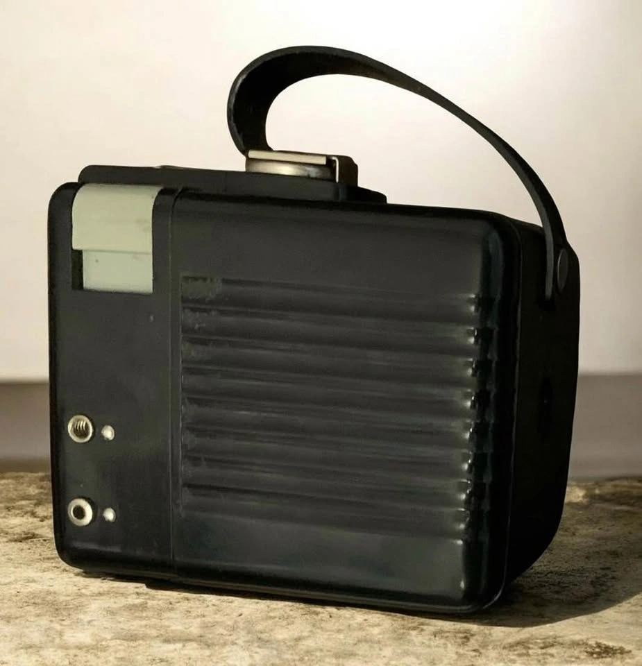 Kodak Brownie Hawkeye Flash Model Camera - photo 3