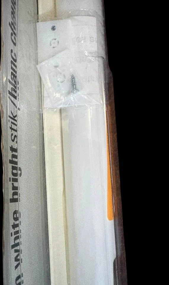 GE Warm White Bright Stik 25" Fluorescent Light - photo 2