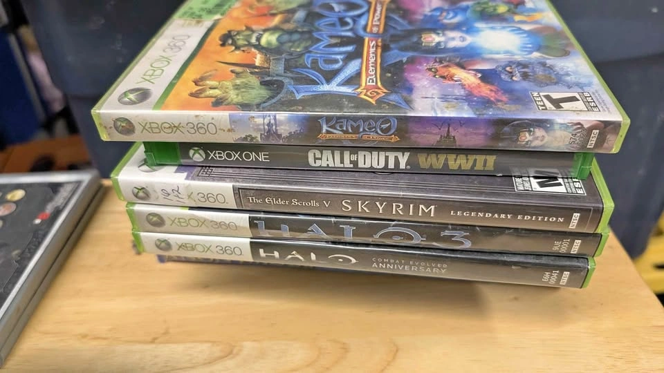Xbox 360 and Xbox One Game Bundle - Halo, Skyrim, Call of Duty,