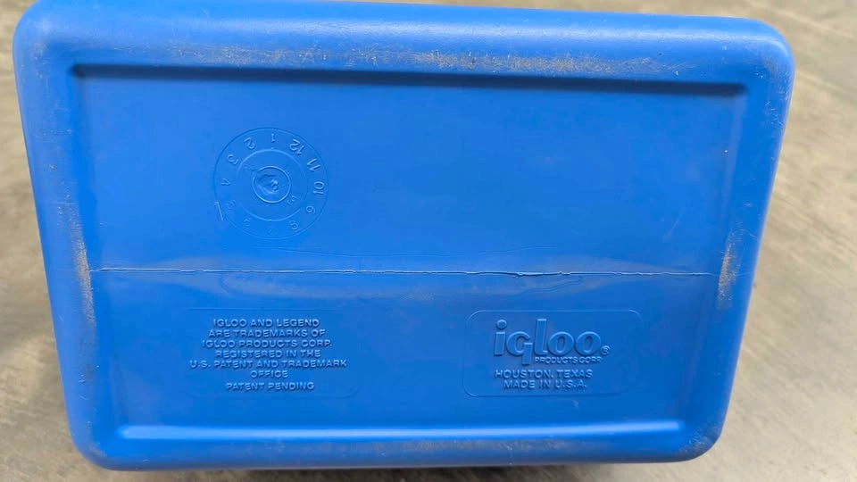 2 Vintage Igloo Coolers – $35 for Both - photo 5