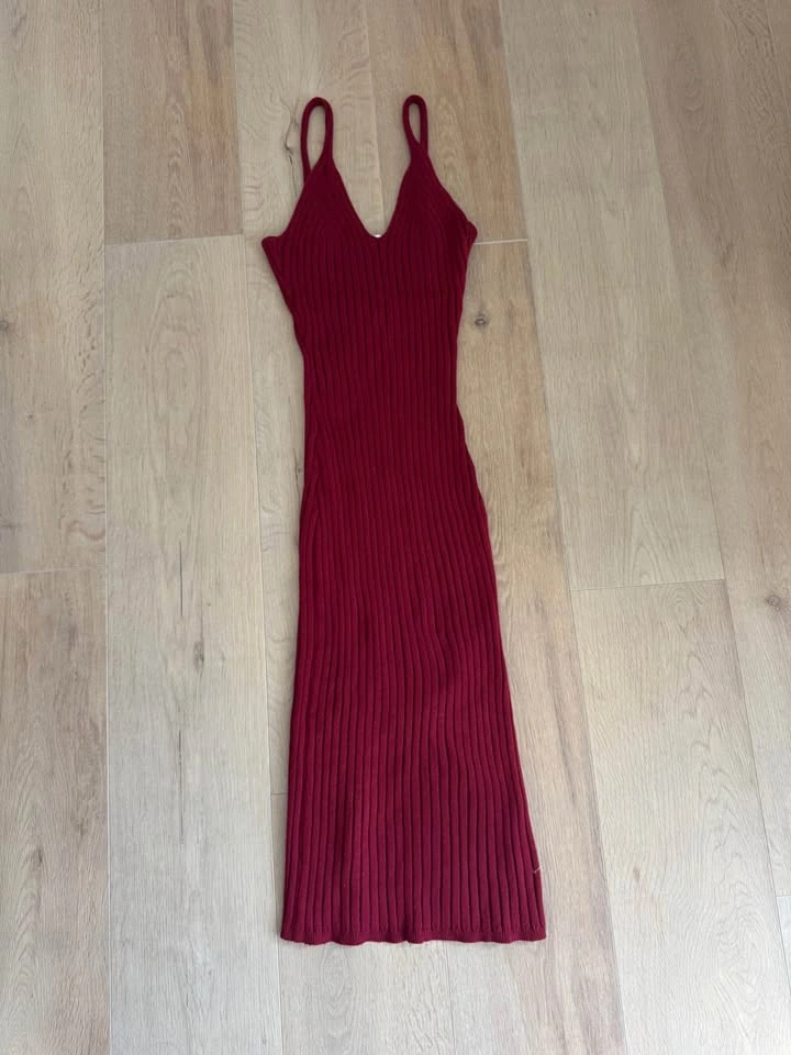 Burgundy Ribbed Knit Midi Dress - photo 4