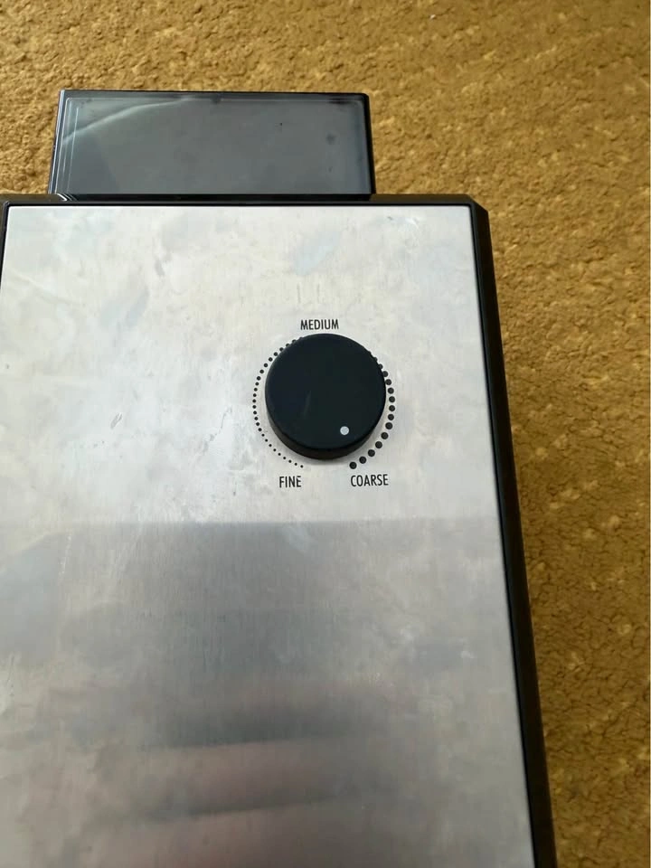 DeLonghi KG89 Burr Coffee Grinder - photo 3