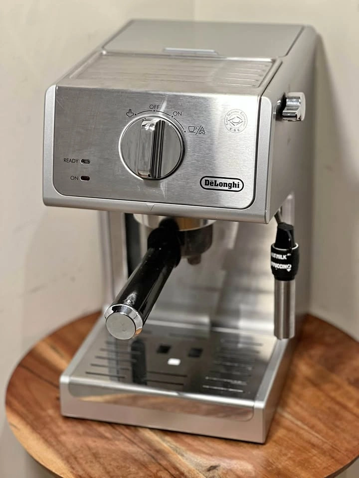 De'Longhi ECP3630 Espresso & Cappuccino Machine – 15 Bar Pump
