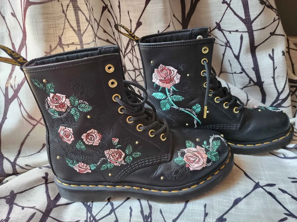 Retired Pink Rose Doc Martens - photo 2