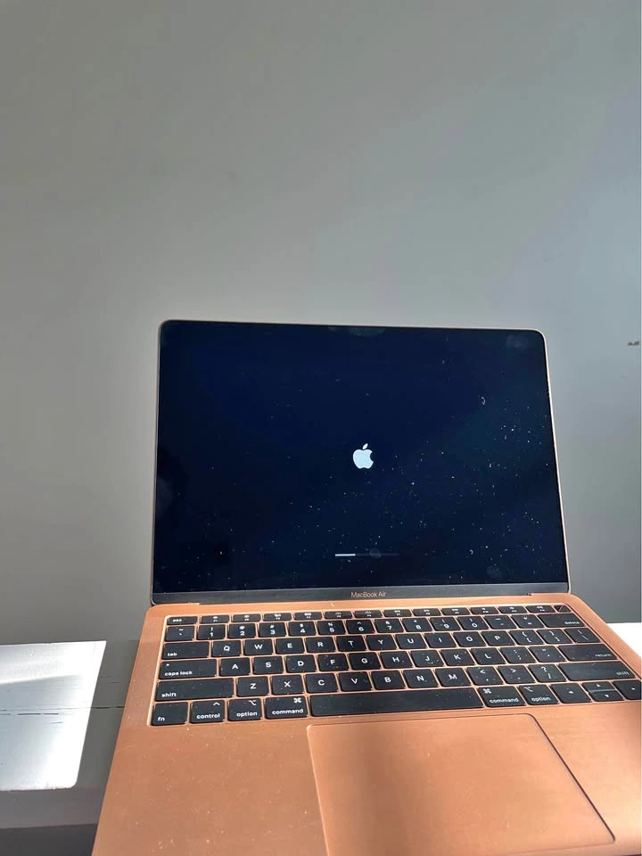 MacBook Air 13” 2019 – Rose Gold | i5 | 128GB SSD | Touch ID