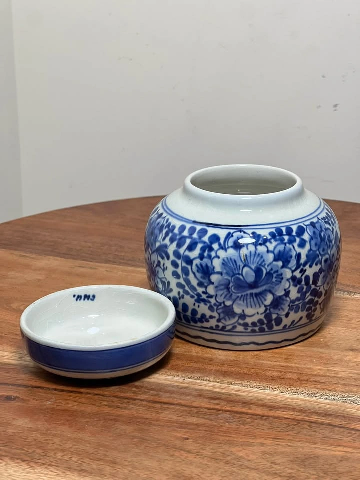 Vintage Hand-Painted Dutch Delft Blue Mini Lidded Jar - photo 5