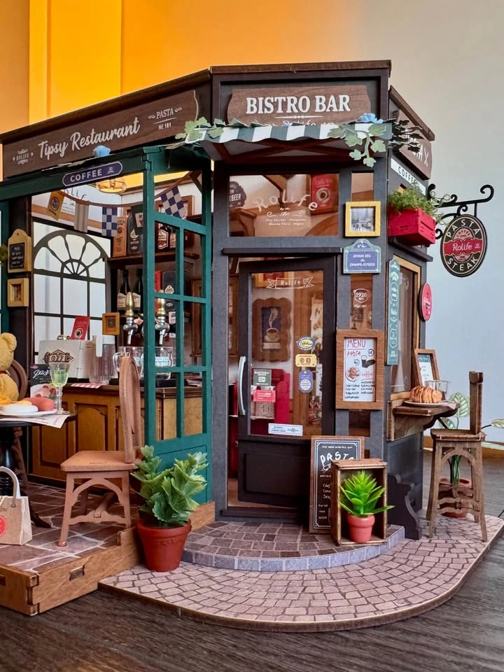 Assembled Rolife Tipsy Restaurant Miniature - photo 2