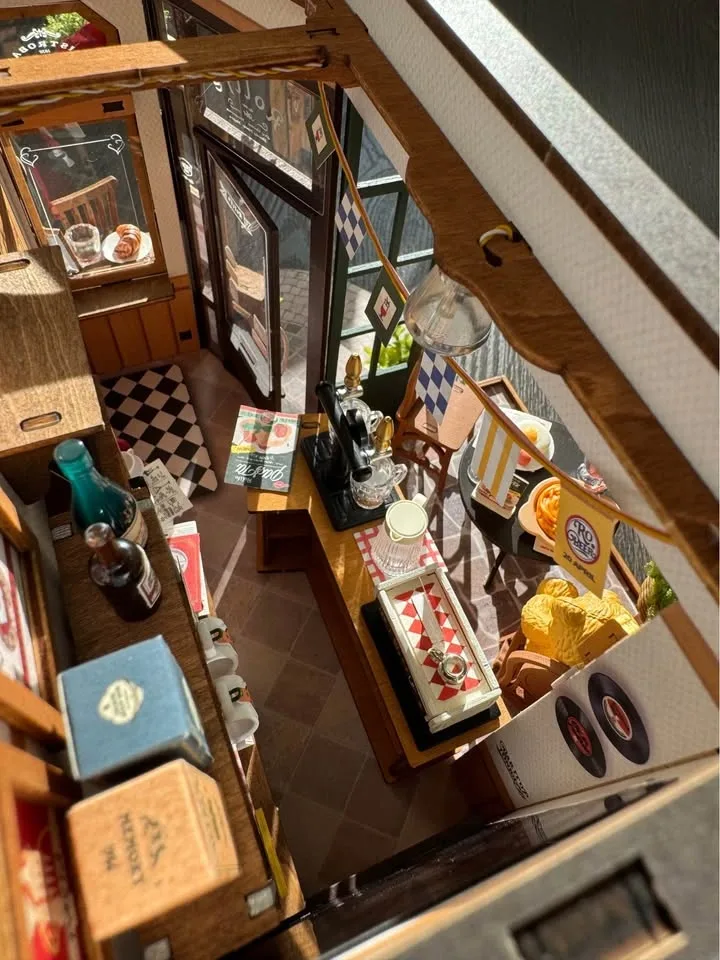 Assembled Rolife Tipsy Restaurant Miniature - photo 5