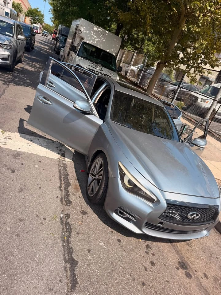 2015 Infiniti q50s awd · 3.7L V6 - photo 2