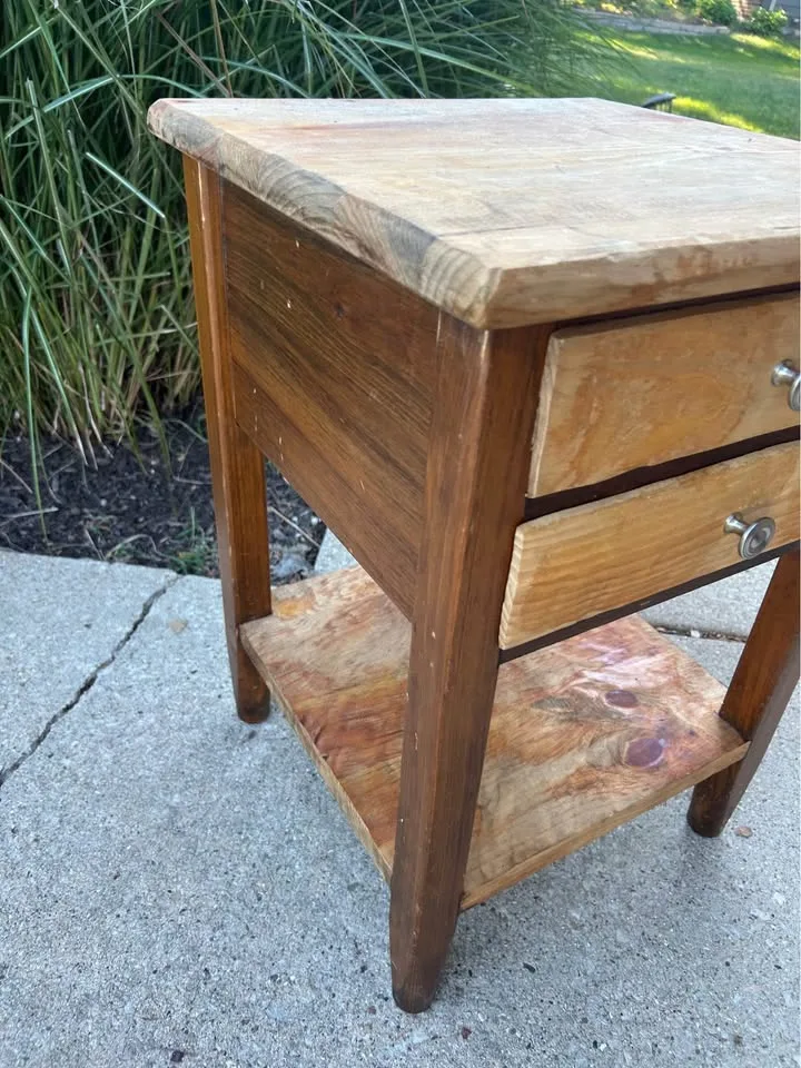 Wooden End Table image indicator(2)