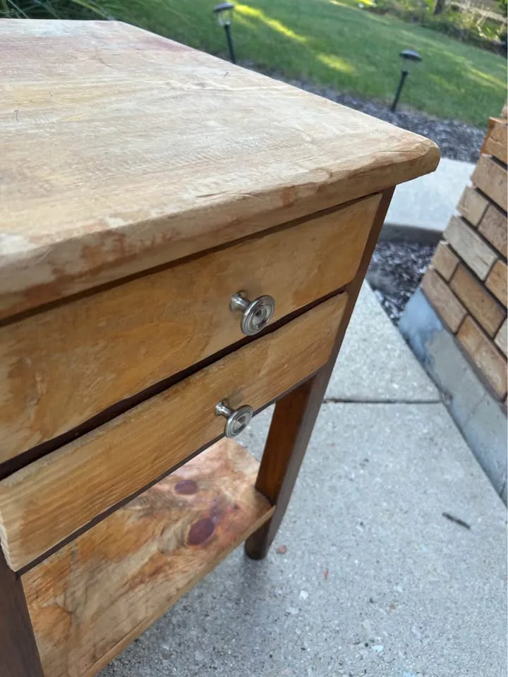 Wooden End Table image indicator(3)