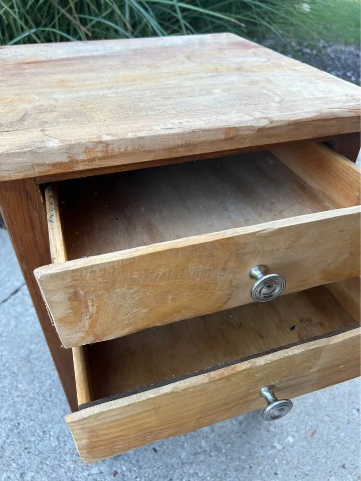 Wooden End Table image indicator(5)