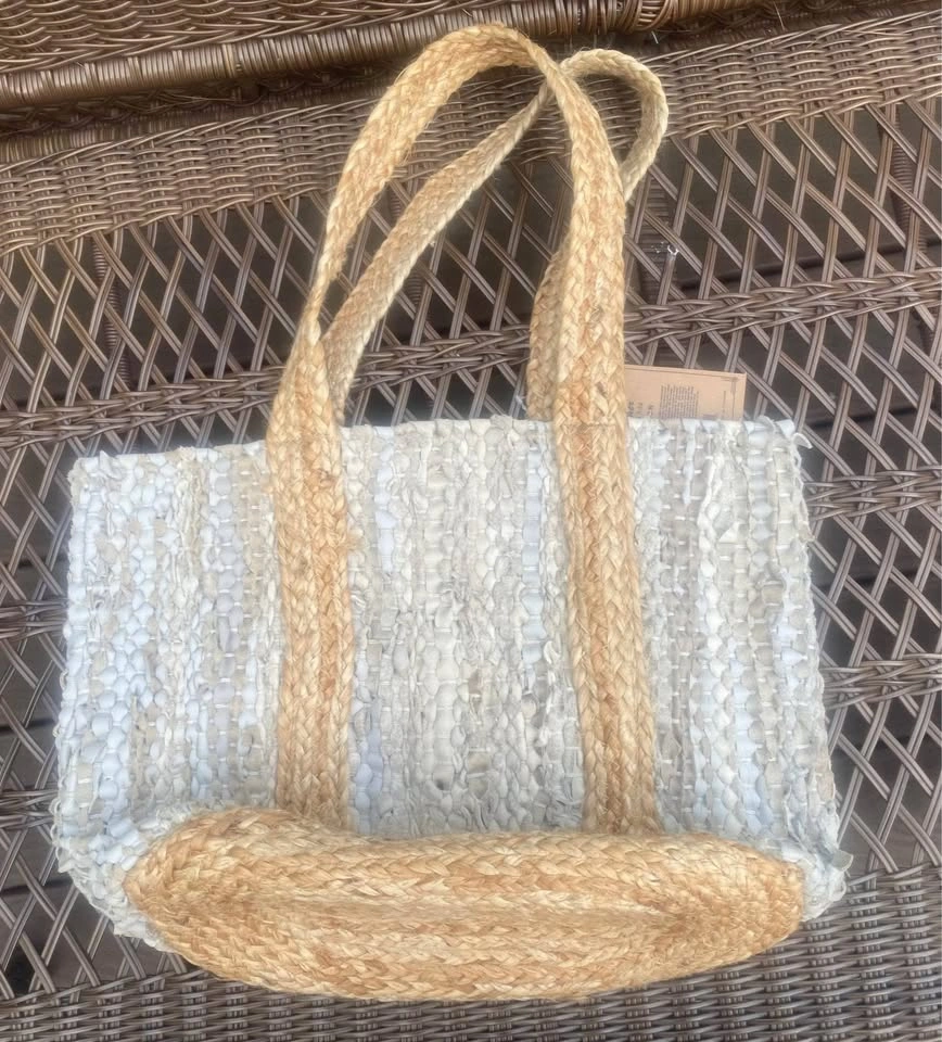 NEW with tags Handwoven Recycled Leather & Virgin Jute Tote - photo 2