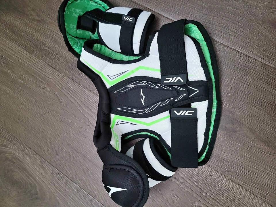 Vic CX2 Youth Hockey Shoulder Pads - Youth Medium