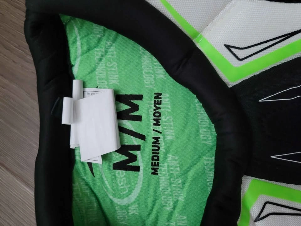 Vic CX2 Youth Hockey Shoulder Pads - Youth Medium - photo 2