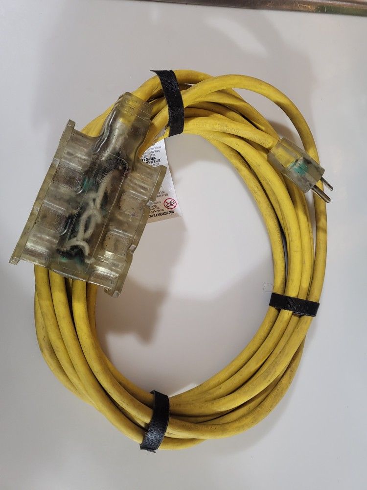 6-Outlet Heavy Duty 25' 12 AWG 3.31 mm Extension Cord