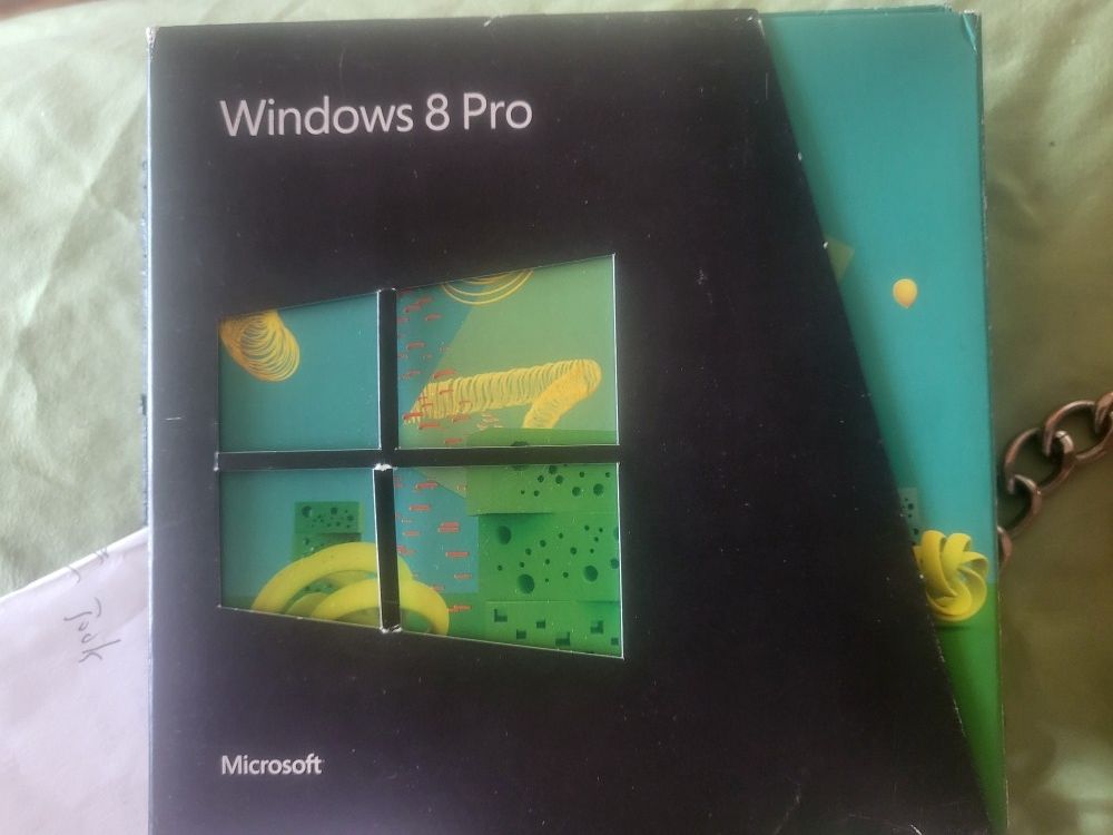Microsoft Windows 8 Pro 32/64 Bit Edition with Key Card
