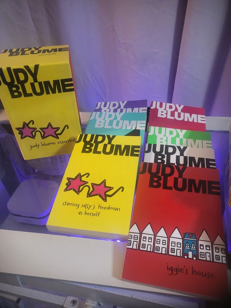 Judy Blume • Nancy Drew • Junie B. Jones Book Set - photo 4