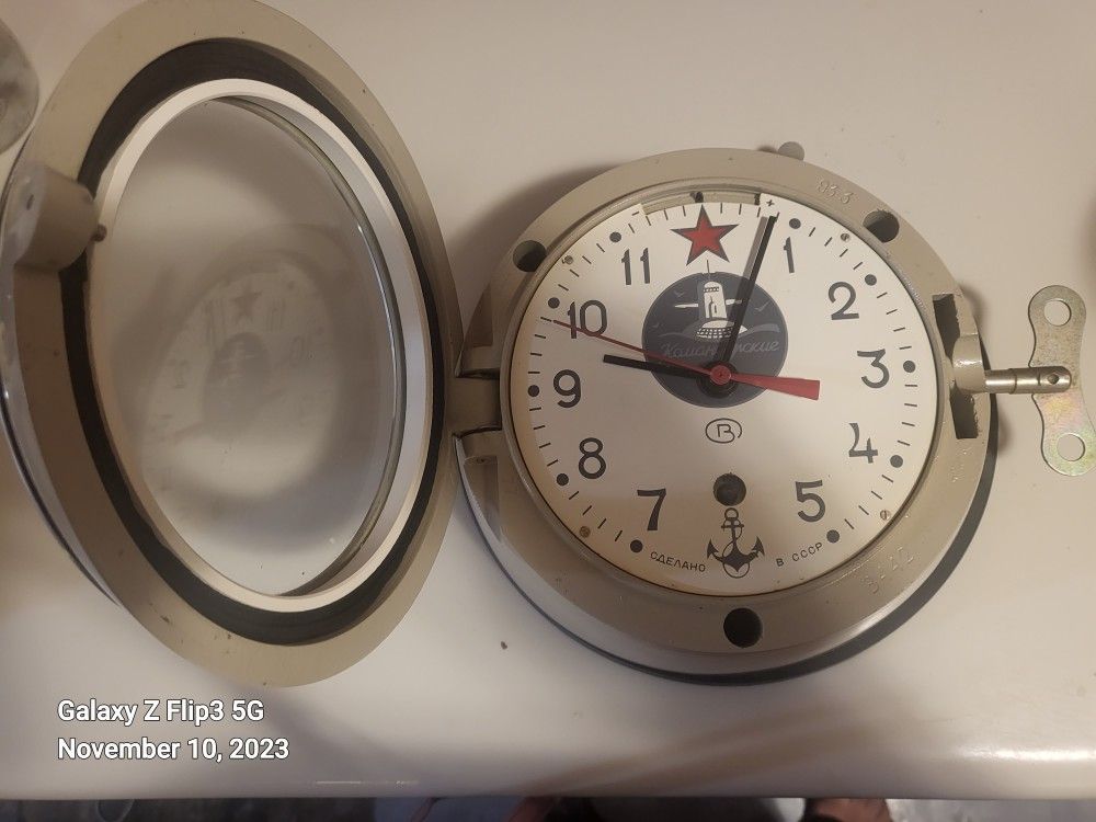 Vintage Russian Soviet Kauahguyckue Submarine Clock - photo 3