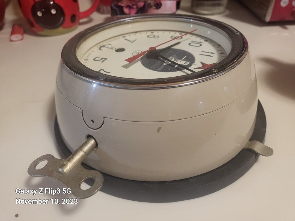 Vintage Russian Soviet Kauahguyckue Submarine Clock - photo 4