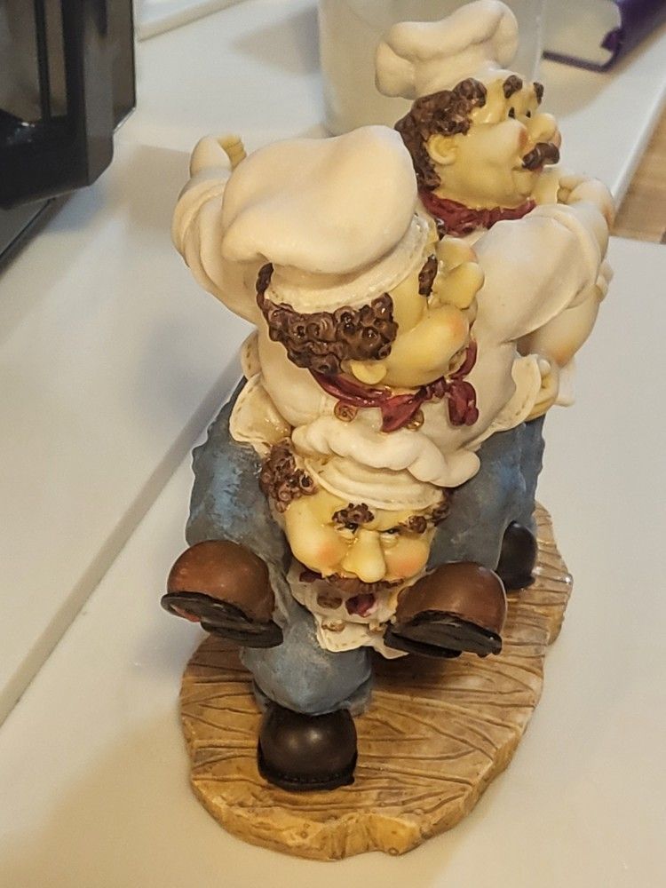 Vintage 3 Chefs Fighting Ceramic Figurine - photo 4
